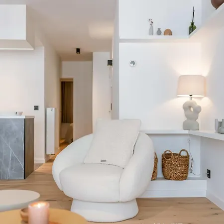 Huswell - High End Nearby The In With Parking